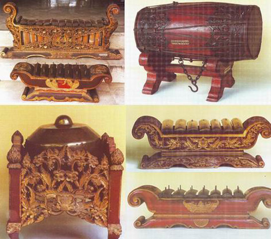 Some of the instruments included in a gamelan orchestra